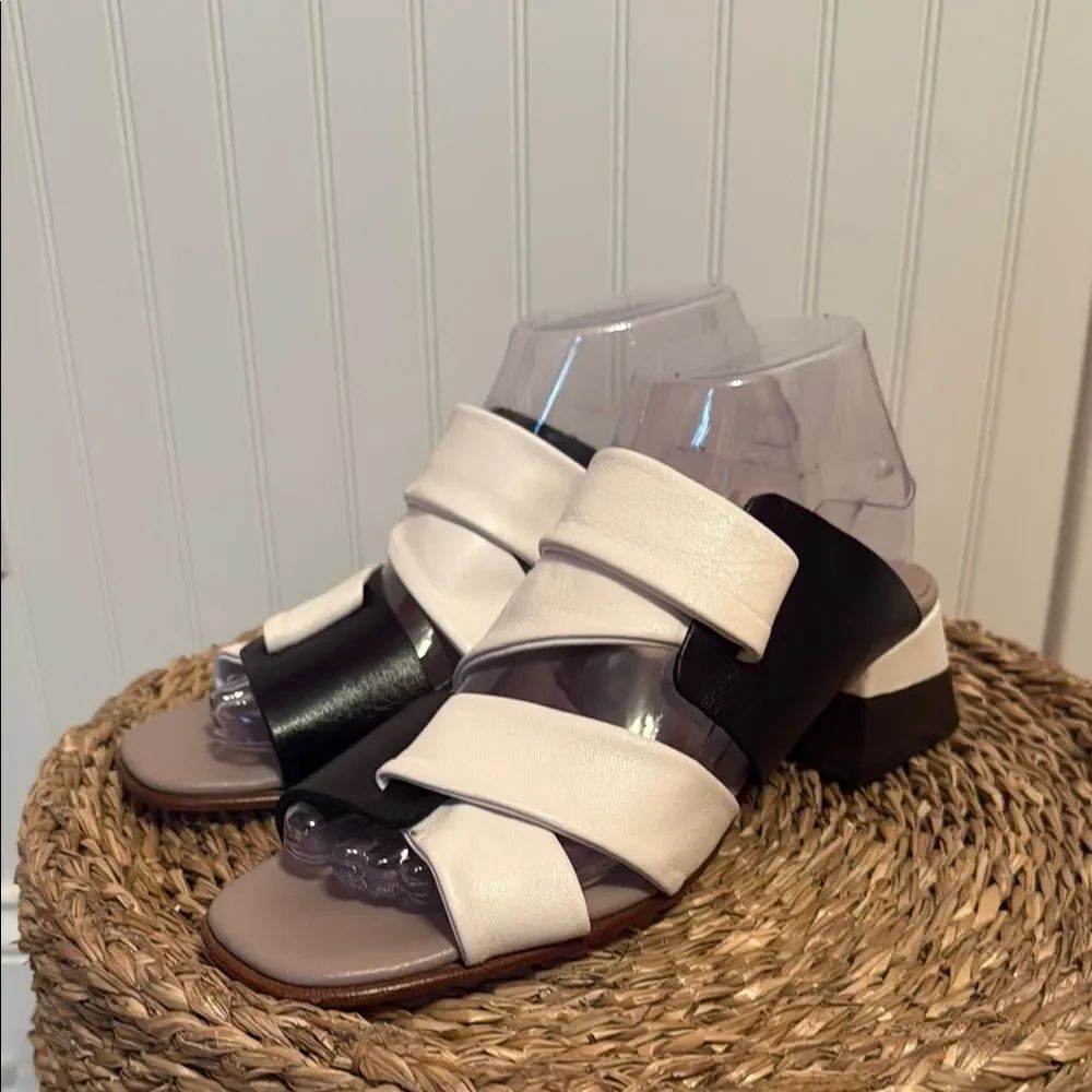ALL BLACK/Vero Cuoio Made in Italy Stylish Black and White Women's Sandals - 39